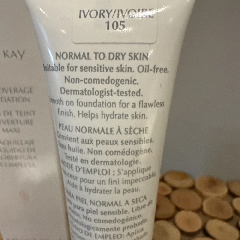 Mary Kay Full Coverage Foundation Ivory 105 Normal/Dry Skin New‎ Old Stock